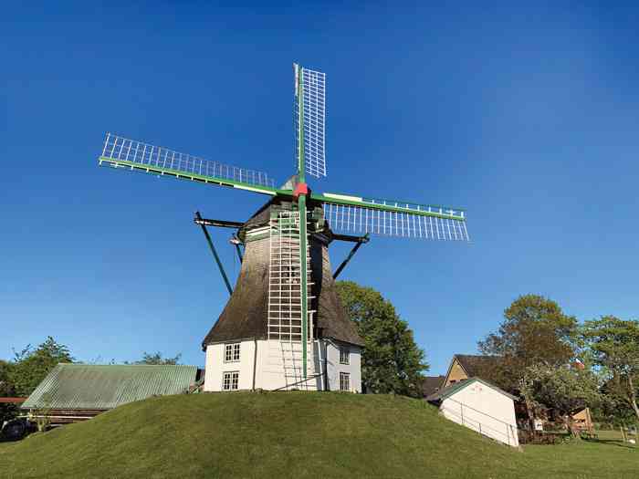 In der nördlichsten Graupenmühle Deutschland haben Paare die Möglichkeit sich standesamtlich trauen zu lassen. Zuständig ist das Standesamt Langballig. Die Hochzeitsmühle Hoffnung in Munkbrarup