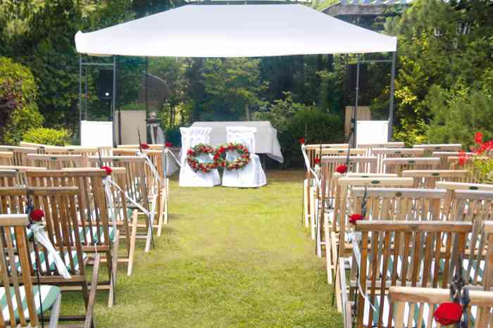 Im Garten des „Landhaus Hamester Basthorst“ können sich Hochzeitspaare eine wunderbare Trauzeremonie arrangieren lassen.