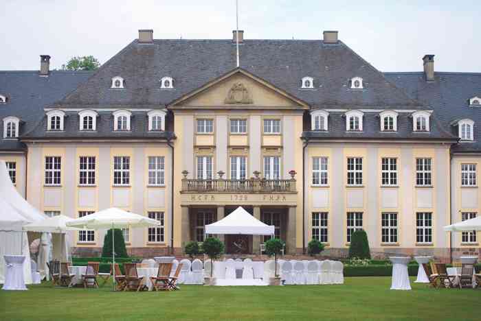 Trauzeremonie im Schlossgarten von Eventmanagement Gabi Loewel
