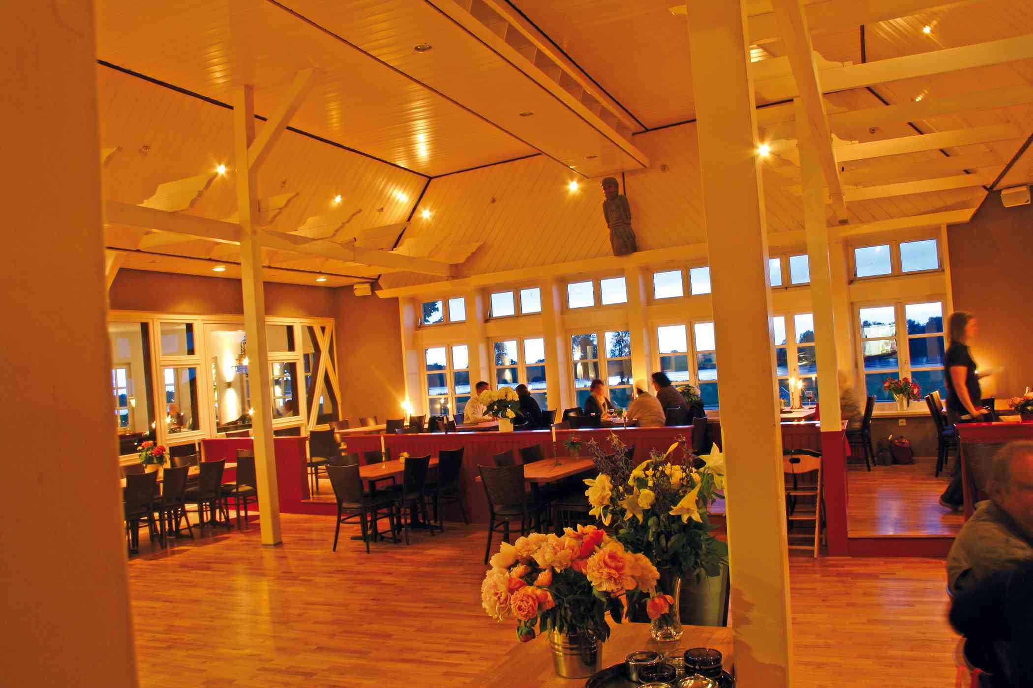 yachthafen laboe restaurant