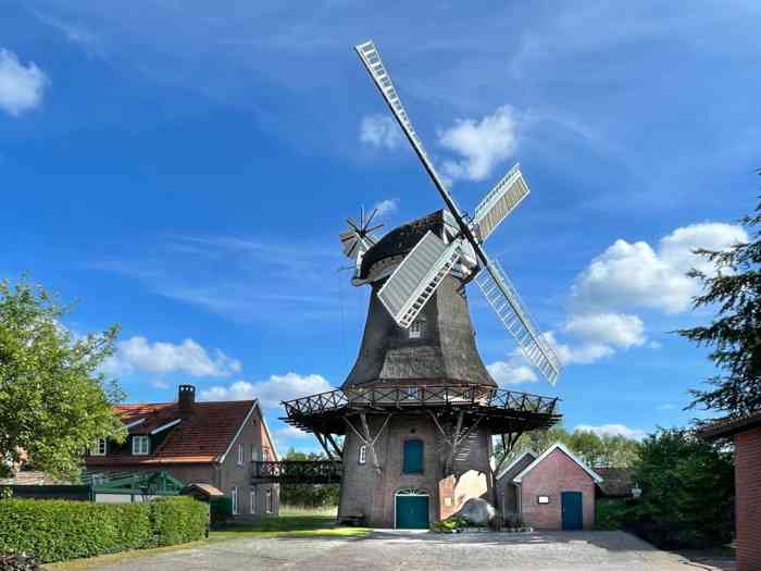 Die Hochteitsmühle liegt neben dem Landgasthof Hengstforder Mühle.