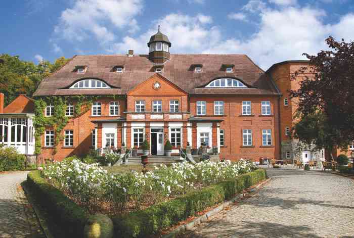Schloss Basthorst Schloss Basthorst