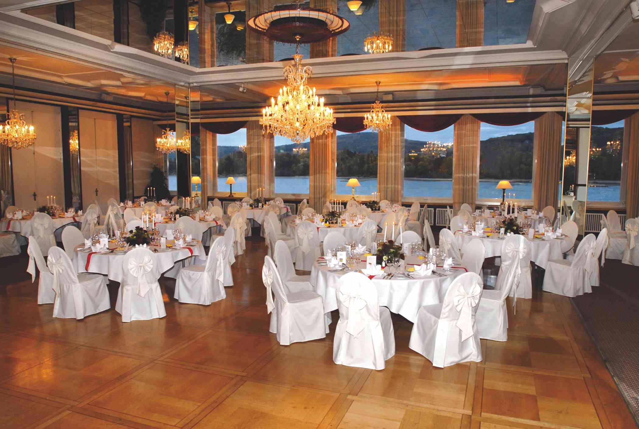 Hochzeitslocation direkt am Rhein Rheinhotel Dreesen