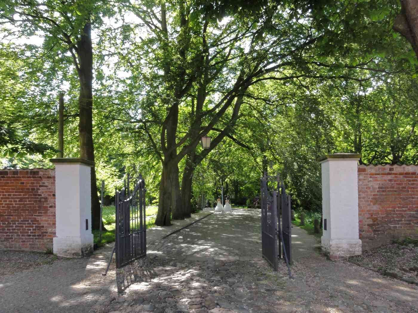 Standesamt Hushum Außentraustelle Schloß vor Husum