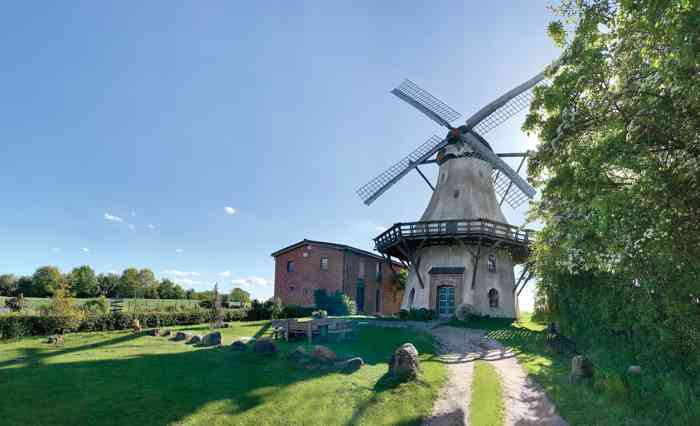 In der Mühle Fotuna können sich Hochzeitspaare standesamtlich trauen lassen. Die Hochzeitsmühle Fotuna liegt auf einer kleinen Anhöhe.