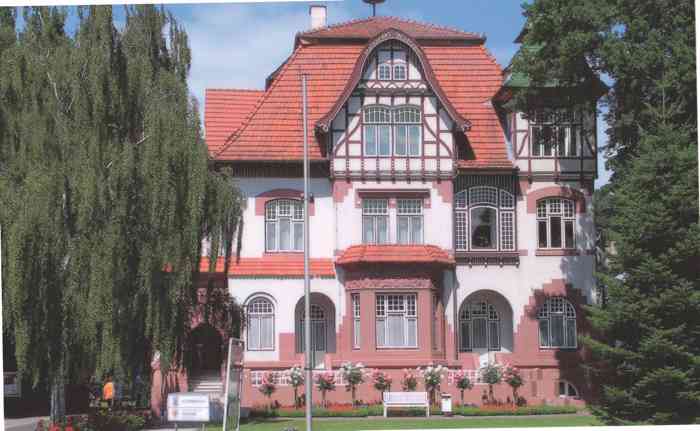 Eine ungewönliche große Villa hat der Namensgeber Ernst-Julius Geben im Altenbruch bauen lassen. Villa Gehben