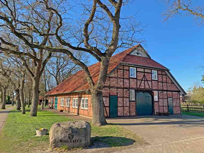 Das Dorphuus wurde vor einigen Jahren in Lunestedt neu errichtet und steht dem Standesamt für Eheschließungen zur Verfügung. Dorphuus in Lunestedt