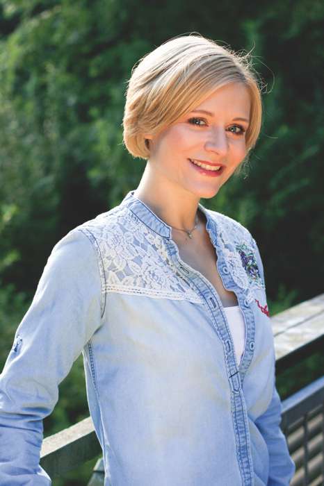 Hochzeitsdj Nikola Frehsee - Hochzeitssängerin