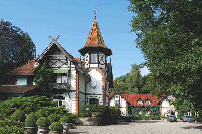Das malerische Jagdhaus Waldfrieden Trauort Standesamt Rantzau