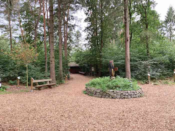Holz-Pavillon im Schulwald Tetenhusen Holz-Pavillon im Schulwald Tetenhusen