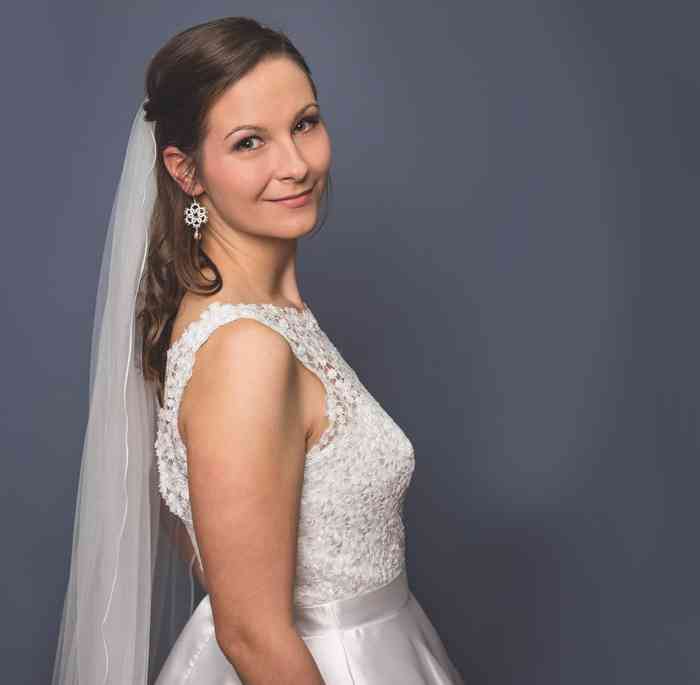 Auf der Hochzeitsmesse in Lüchow am 08. Jannuar 2023 können Hochzeitzspaare Brautkleider, Herrenmode, Trauringe und vieles mehr rund um die Hochzeit entdecken.