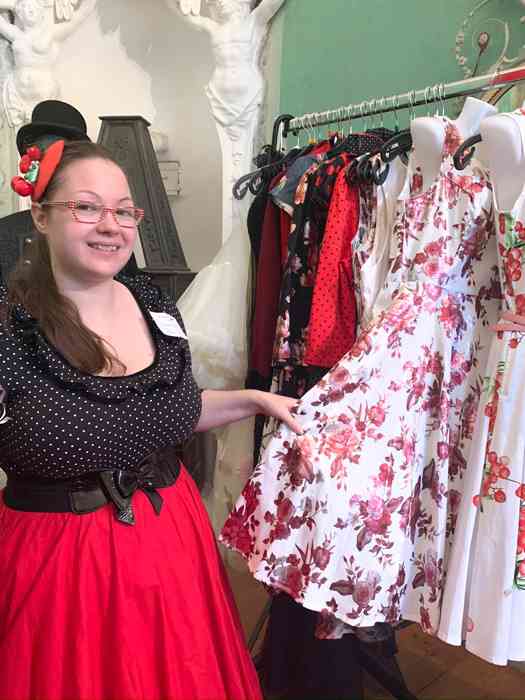 Der Kleiderstand des Obscene Stores auf der Hochzeitsmesse im Schloß Eutin.