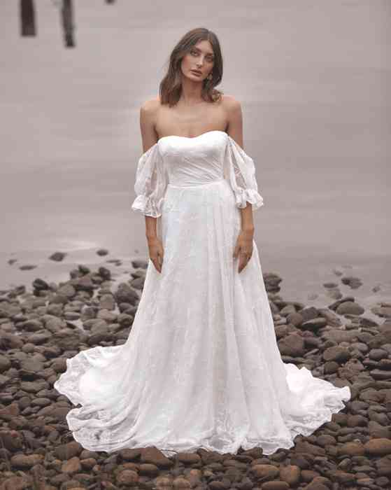 Brautkleid erhältlich beim Brautmodengeschäft in Hamburg „Weiß ins Glück“