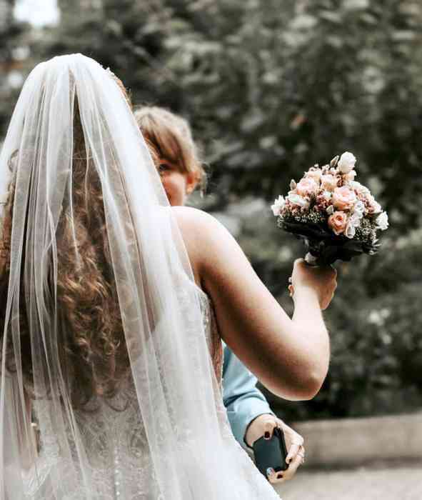 Hochzeitsfrisuren und Brautmakeup, Beauty Moments by Christine Deck