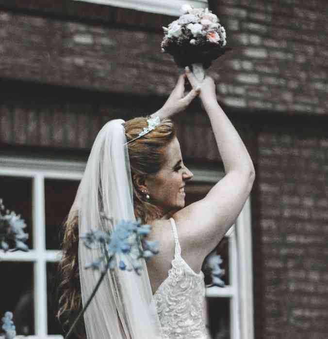 Hochzeitsfrisuren und Brautmakeup, Beauty Moments by Christine Deck